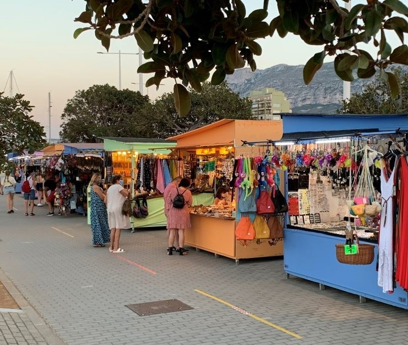 Wann ist Flohmarkt in Denia?